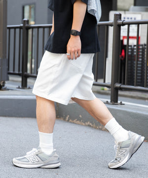 ホワイト モデル：174cm L着用