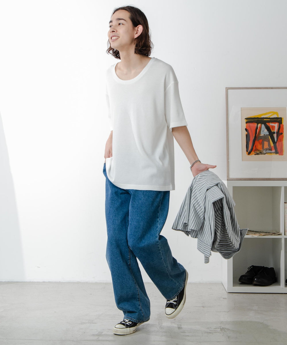 ホワイト モデル：174㎝ L着用