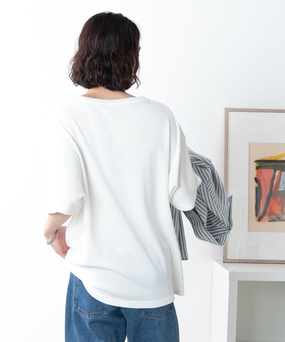 ホワイト モデル：174㎝ L着用