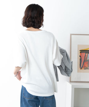 ホワイト モデル：174㎝ L着用