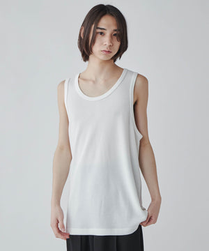 ホワイト モデル：172cm L着用