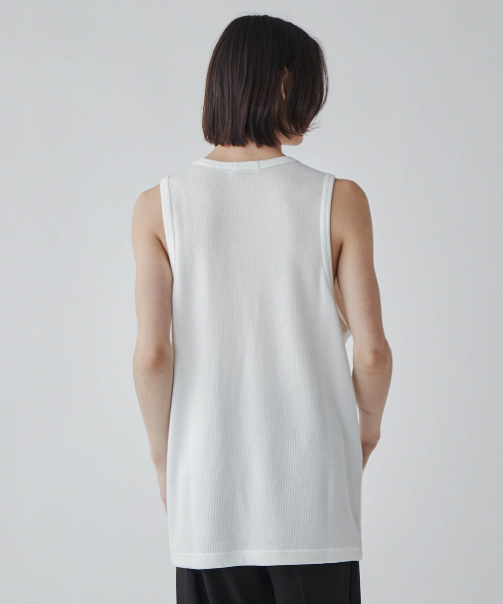 ホワイト モデル：172cm L着用