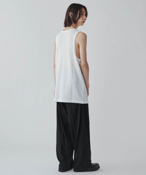 ホワイト モデル：172cm L着用