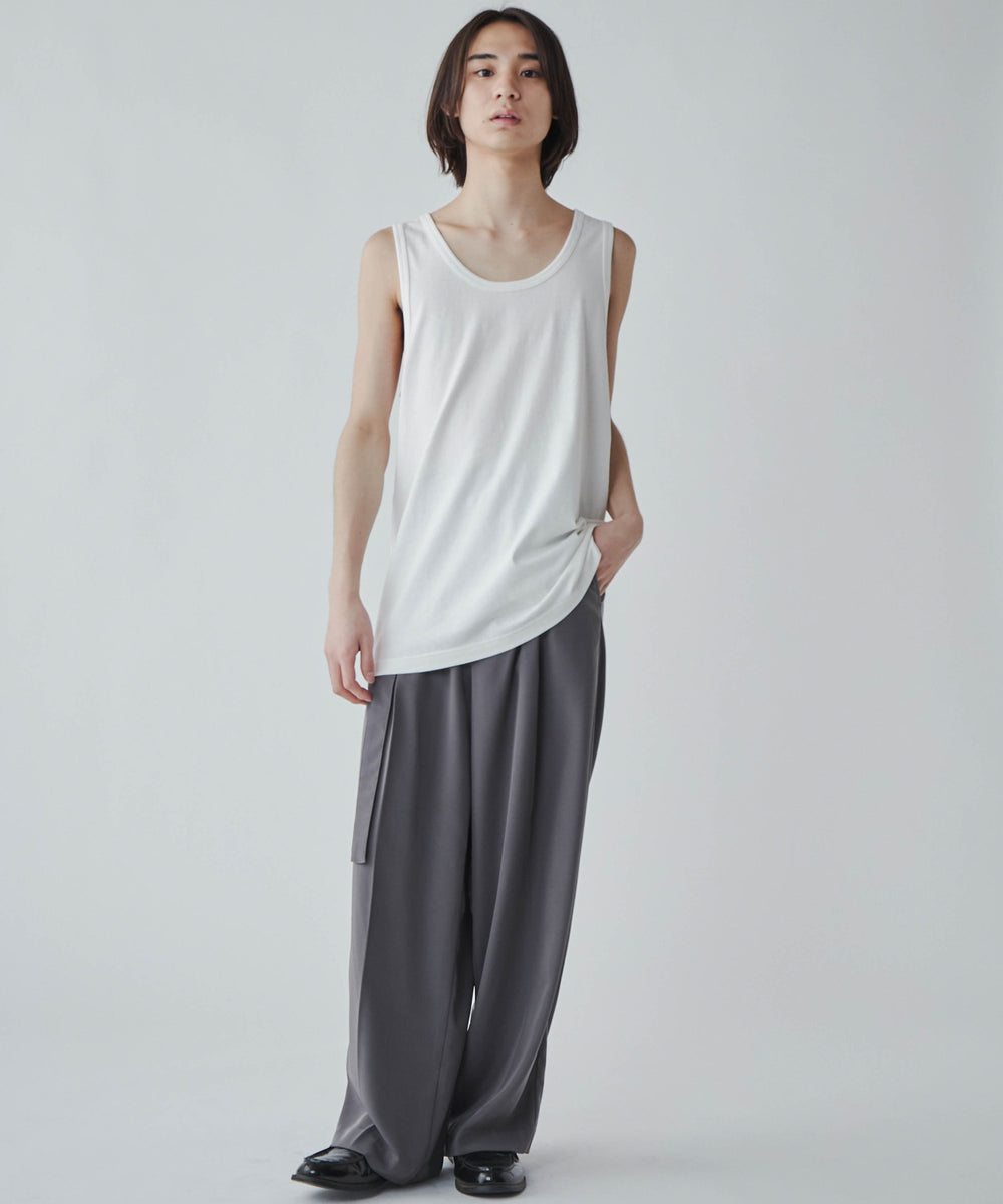 ホワイト モデル：172cm L着用