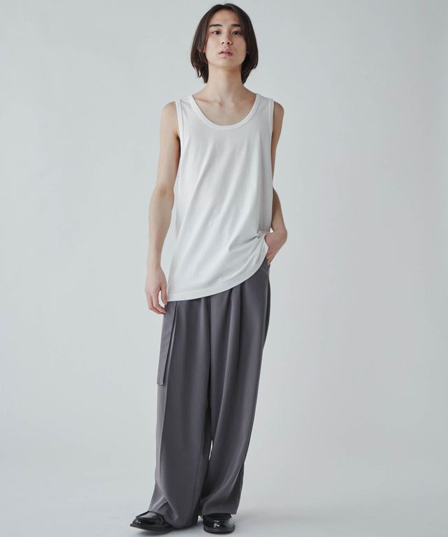 ホワイト モデル：172cm L着用