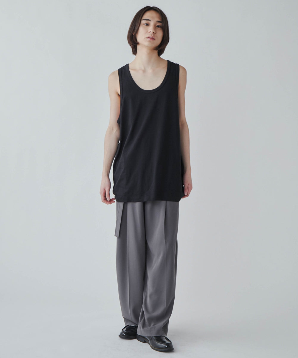 ブラック モデル：172cm L着用