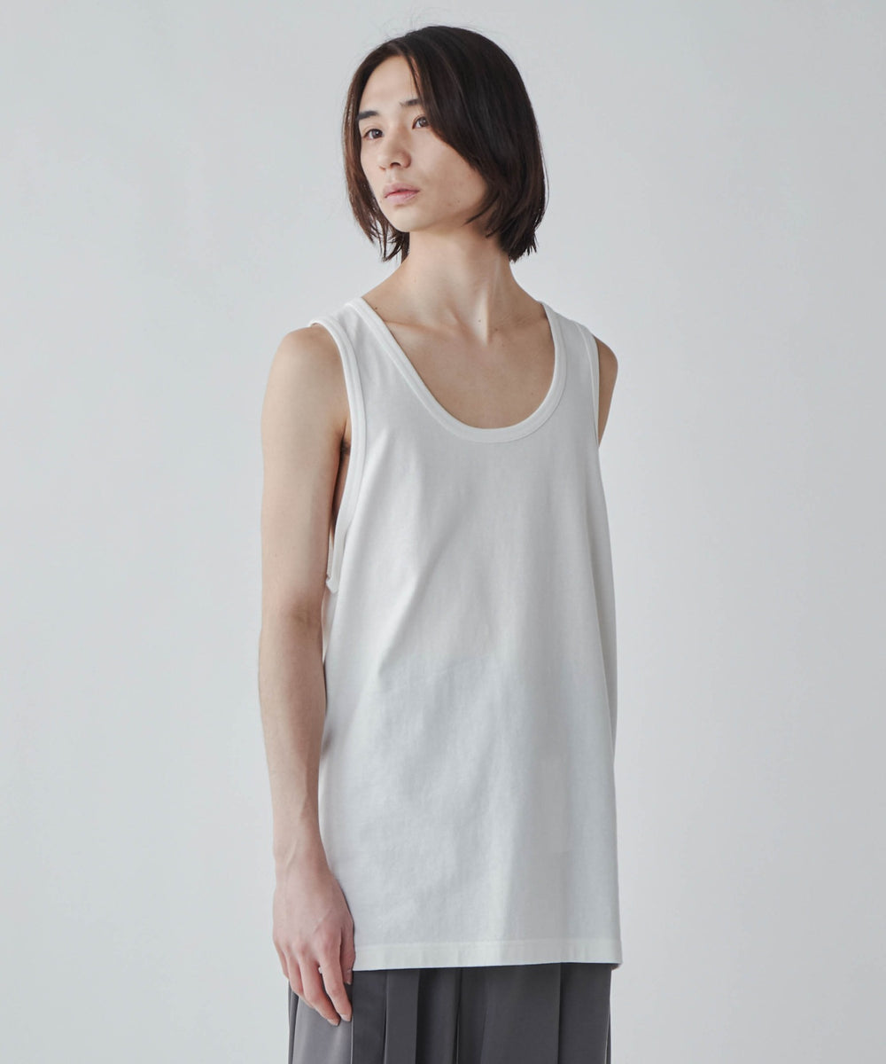 ホワイト モデル：172cm L着用