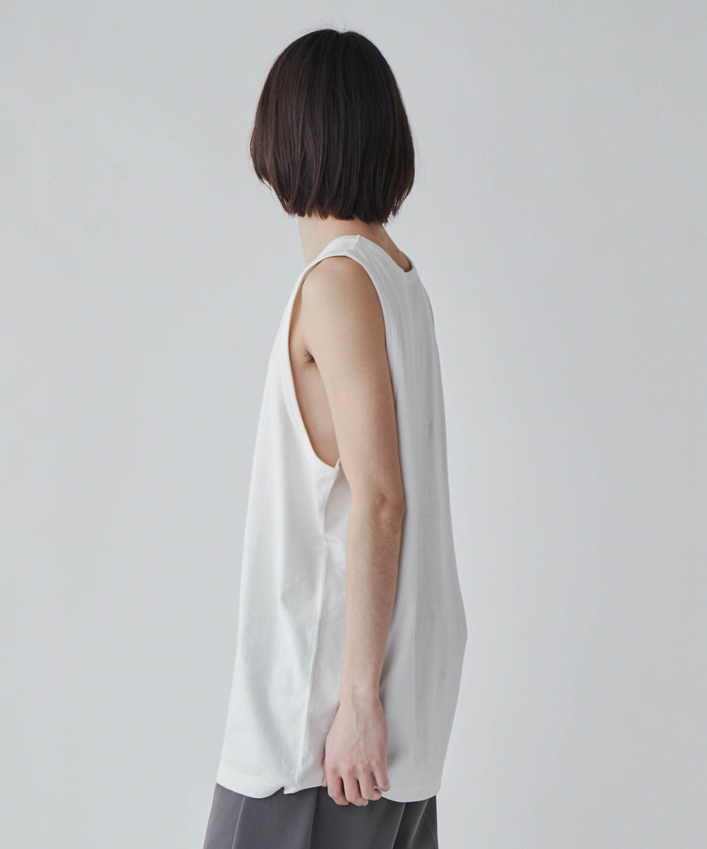 ホワイト モデル：172cm L着用