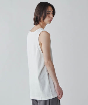 ホワイト モデル：172cm L着用