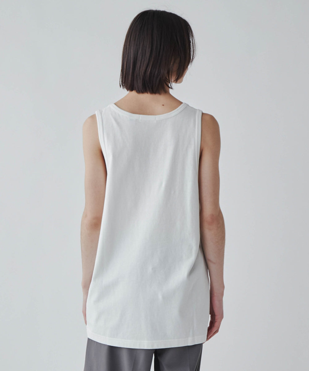 ホワイト モデル：172cm L着用