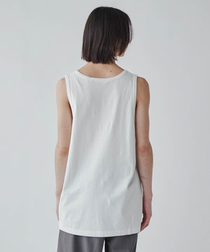 ホワイト モデル：172cm L着用