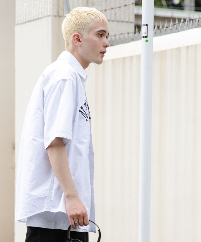 ホワイト モデル：178cm L着用