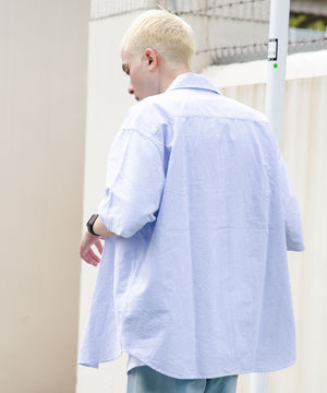 ブルー系ストライプ モデル：178cm L着用