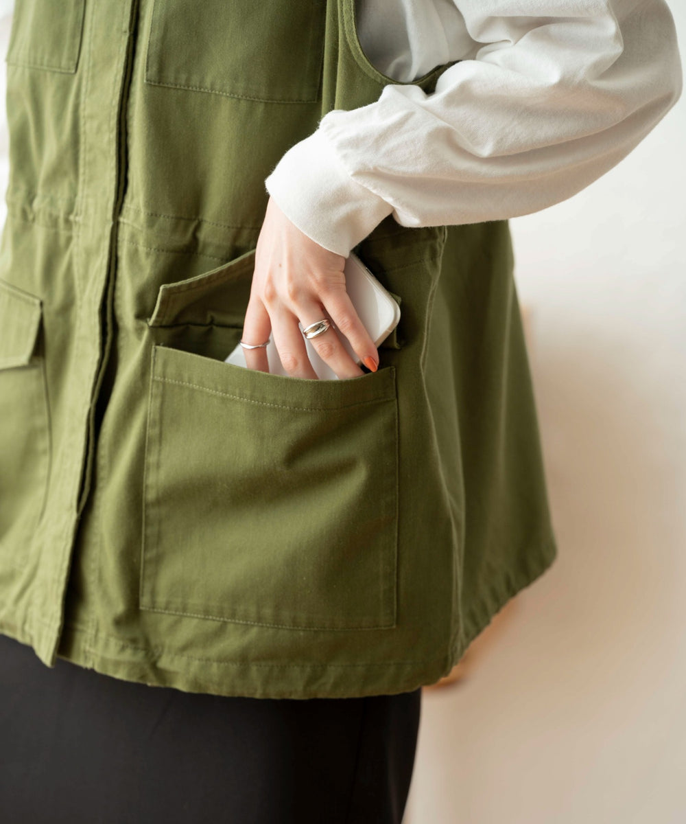 カーキ モデル：160cm F着用