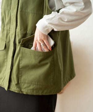 カーキ モデル：160cm F着用