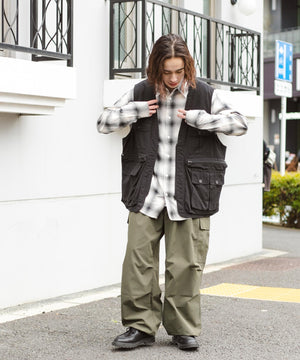 ブラック モデル：174cm L着用