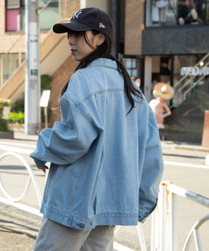 デニム淡色 モデル：161cm L着用