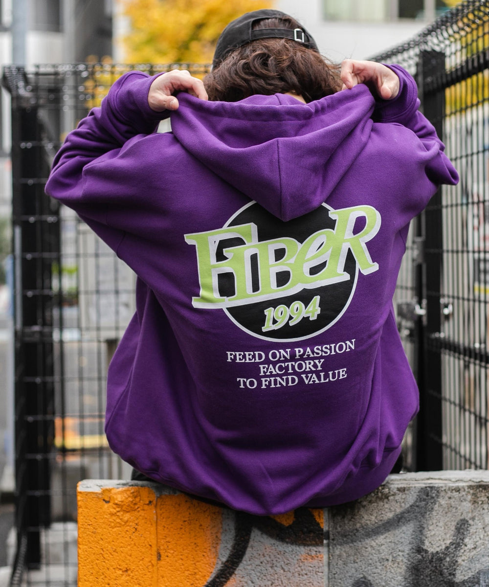 パープル モデル：174cm L着用