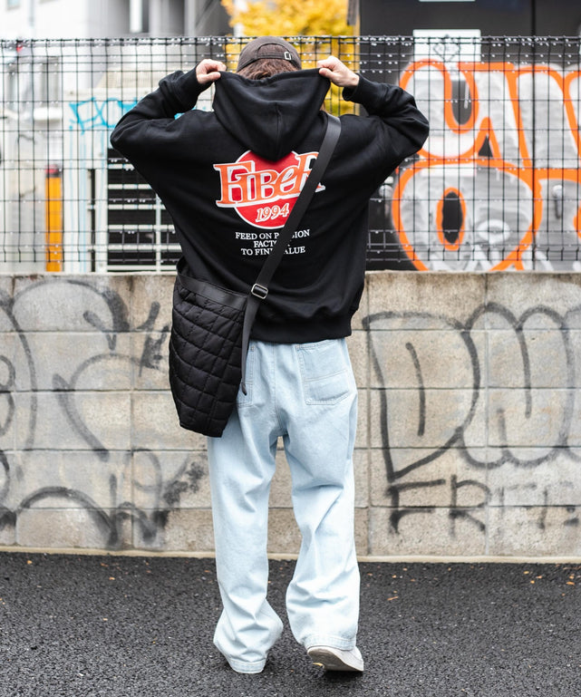 ブラック モデル：174cm L着用