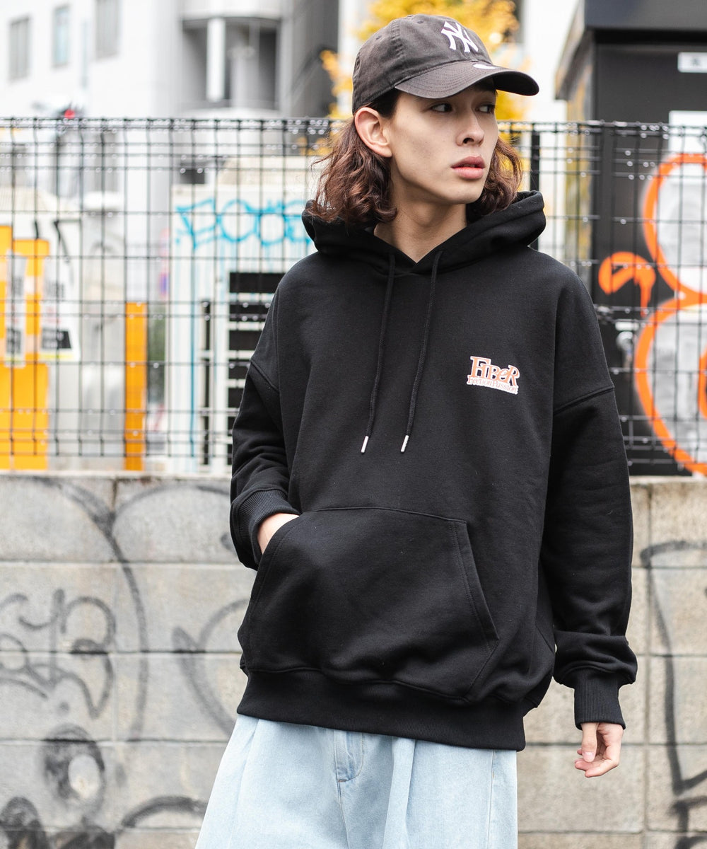 ブラック モデル：174cm L着用