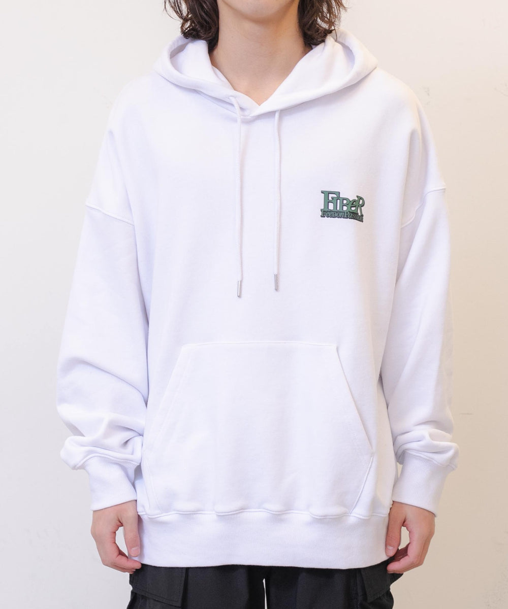 ホワイト モデル：174cm L着用