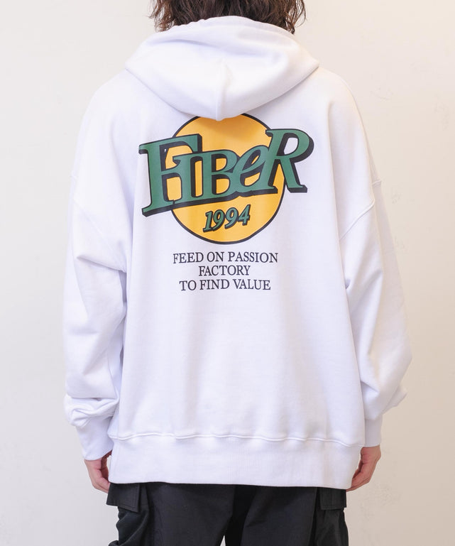 ホワイト モデル：174cm L着用