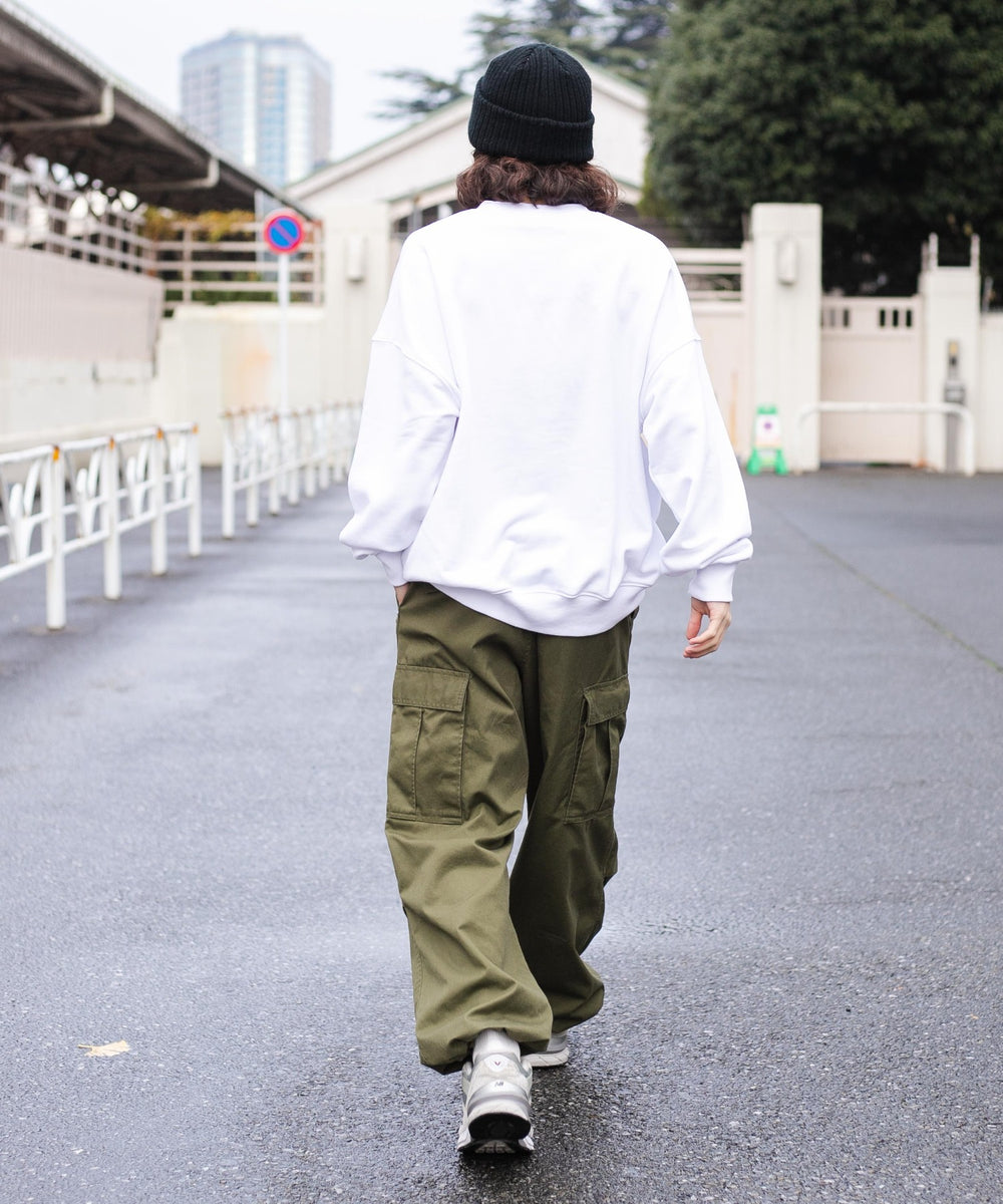 ホワイト モデル：174cm L着用