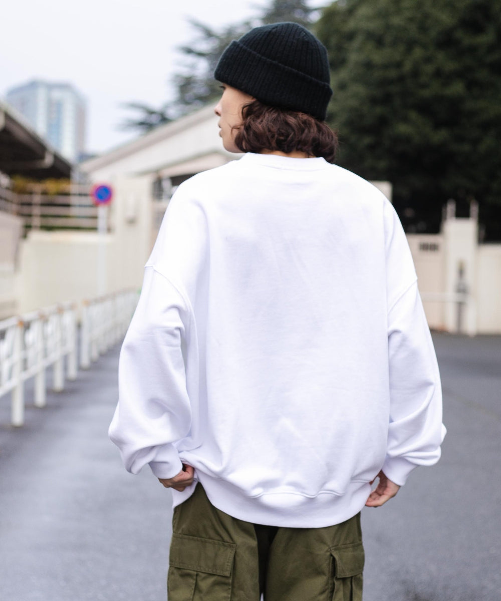 ホワイト モデル：174cm L着用