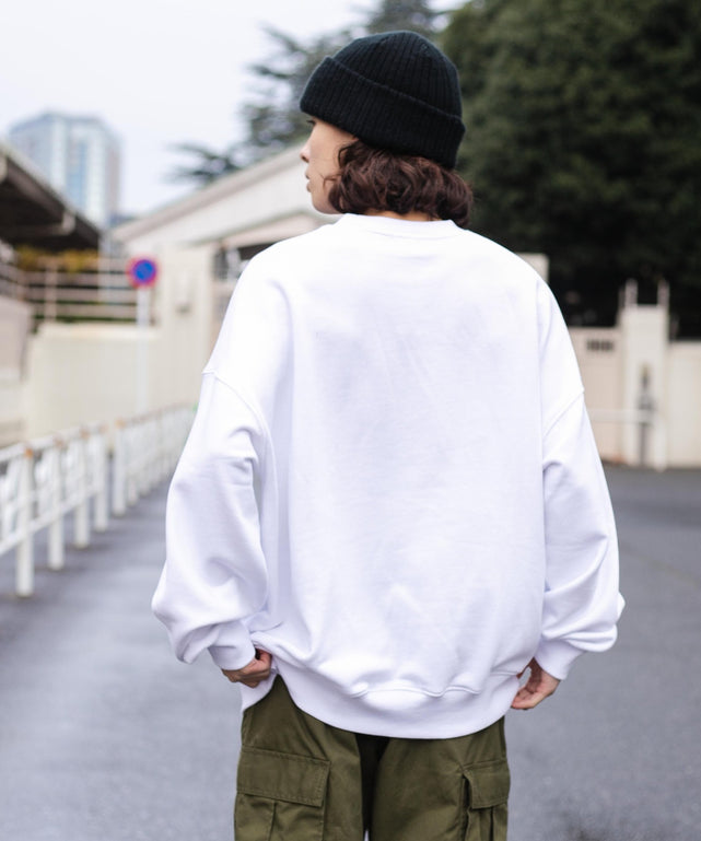 ホワイト モデル：174cm L着用