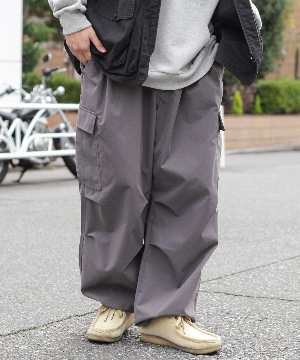 グレー　モデル:175cm L着用