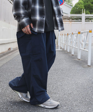 ネイビー モデル：174㎝ L着用