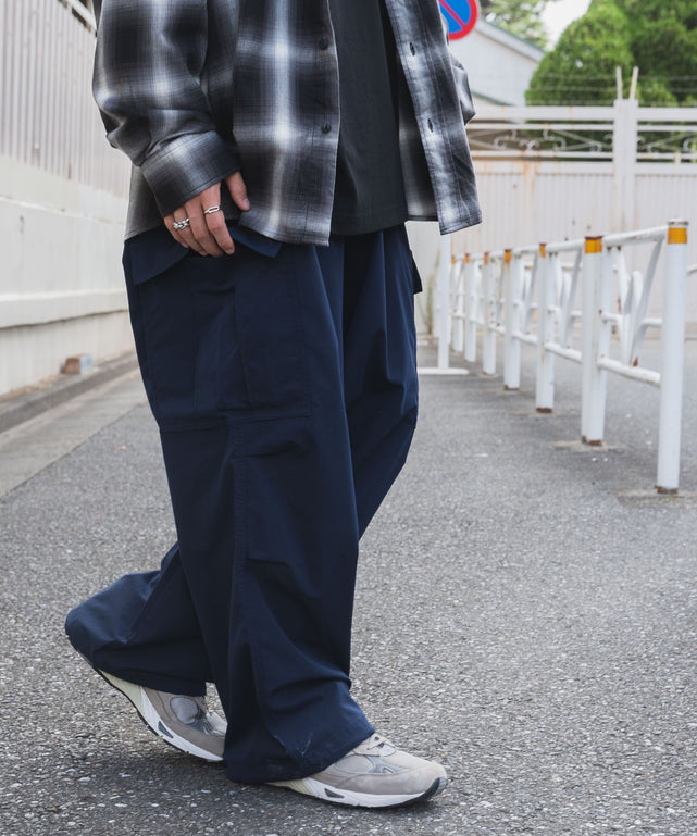 ネイビー モデル：174㎝ L着用