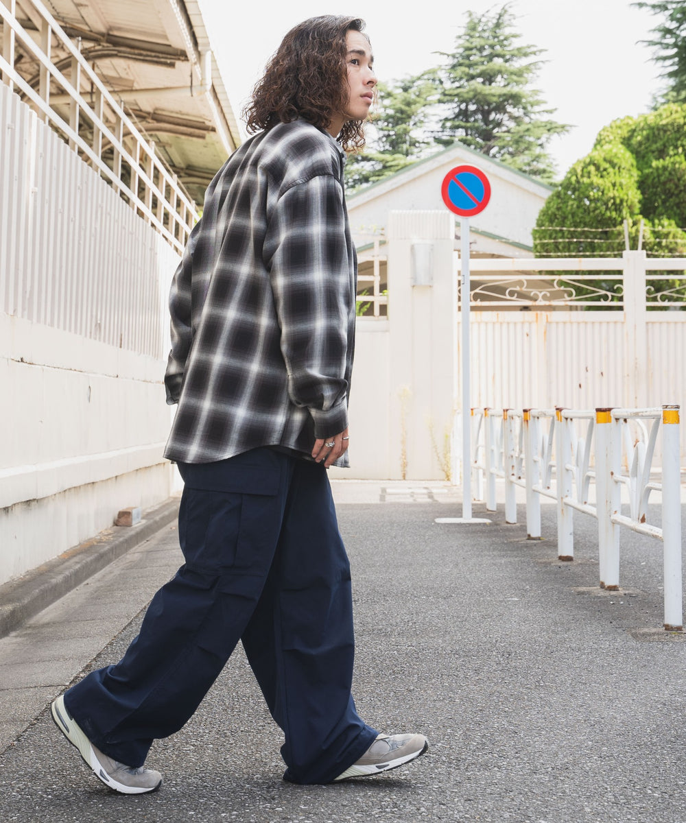 ネイビー モデル：174㎝ L着用