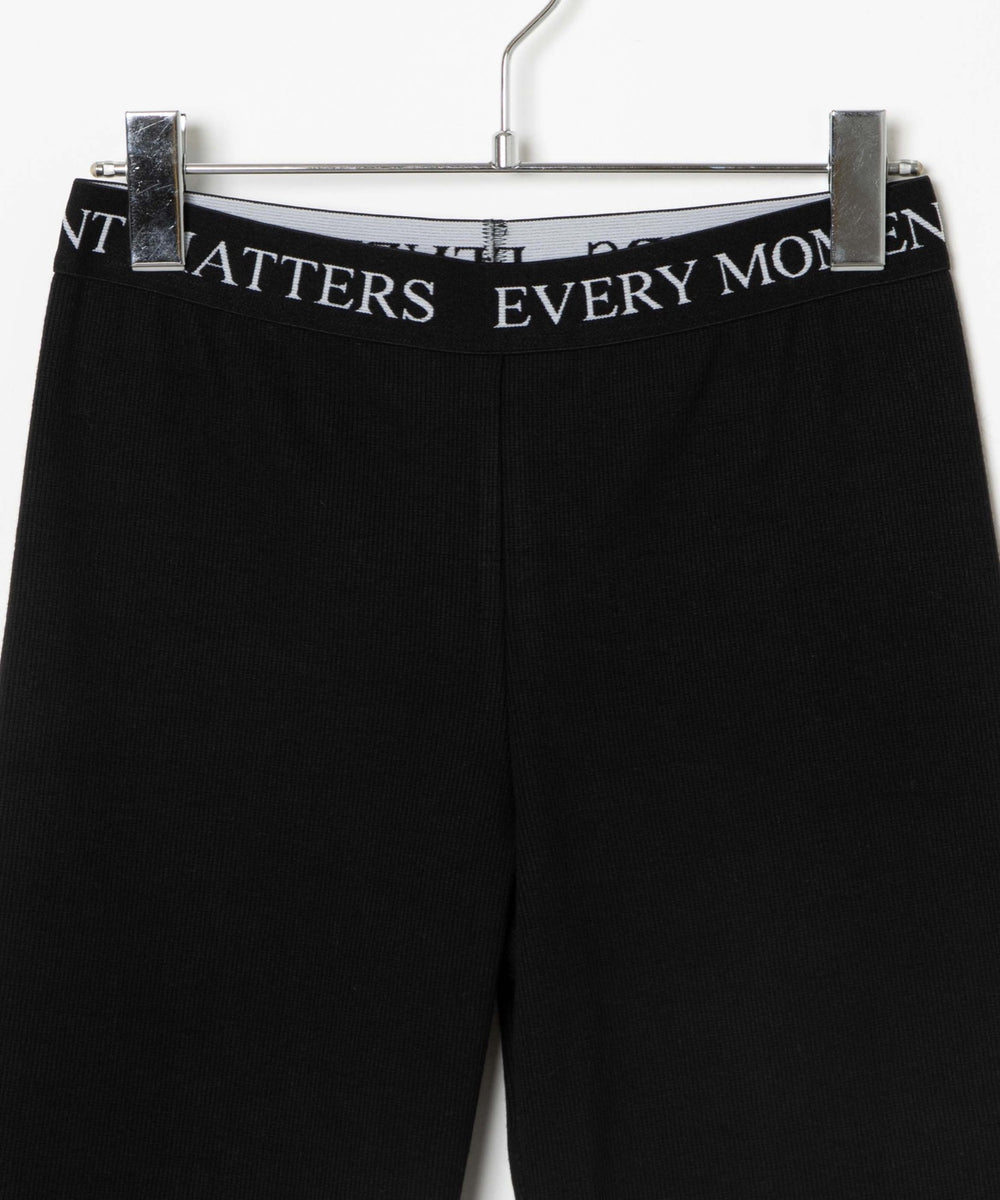 ロゴテープショートレギンス