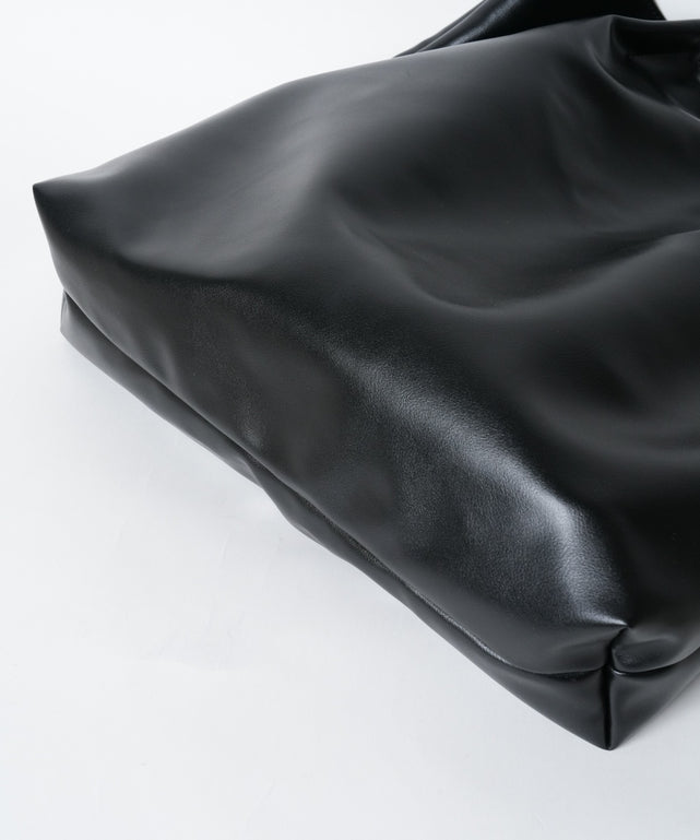 タックデザイントートバッグ