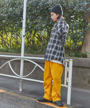 イエロー　モデル:172cm L着用