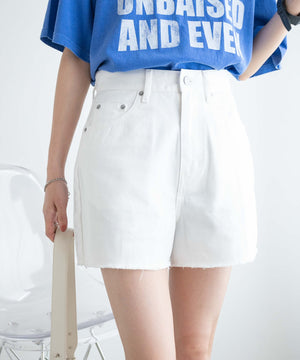 ホワイト モデル：161cm M着用