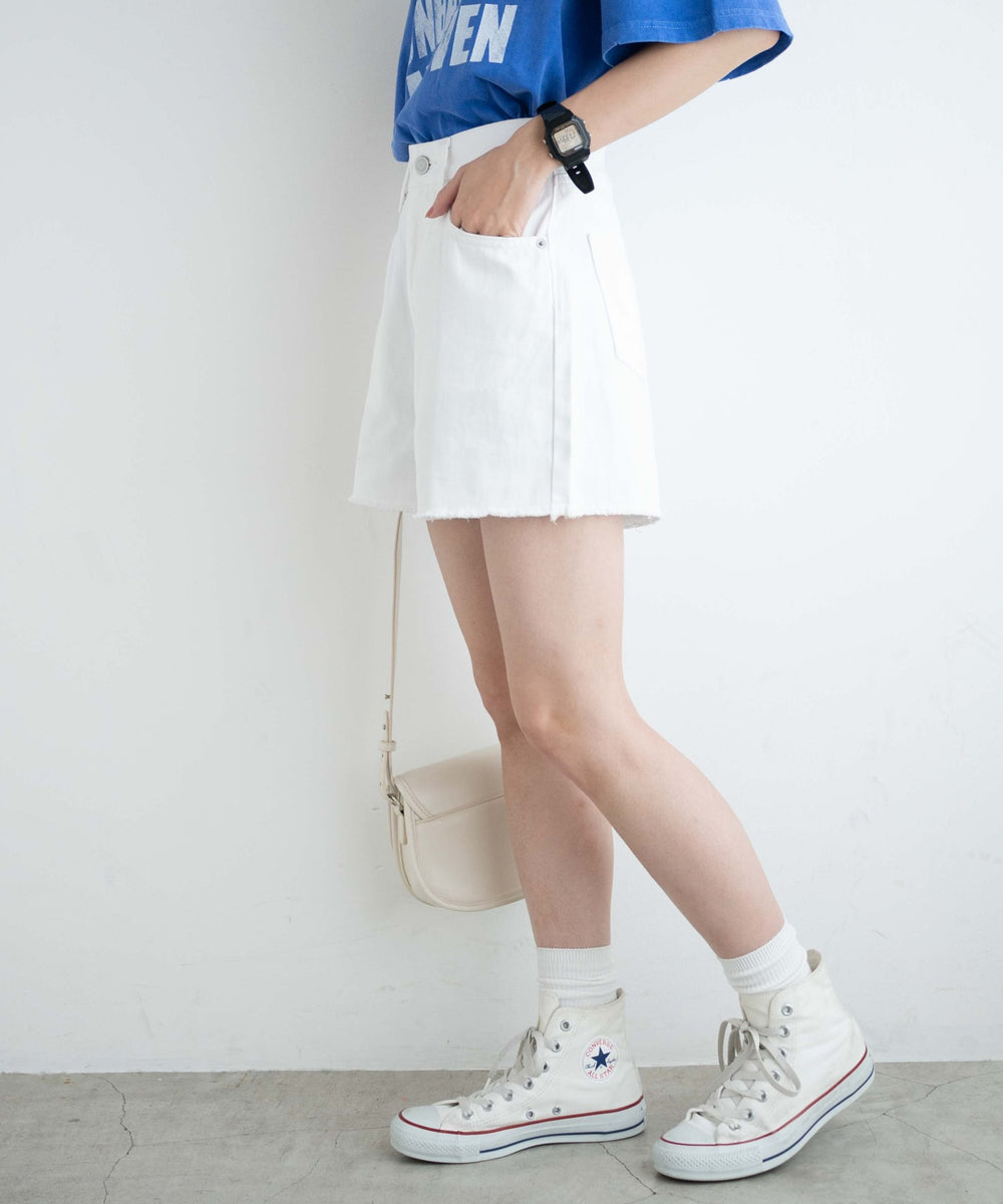 ホワイト モデル：161cm M着用