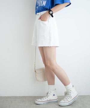 ホワイト モデル：161cm M着用