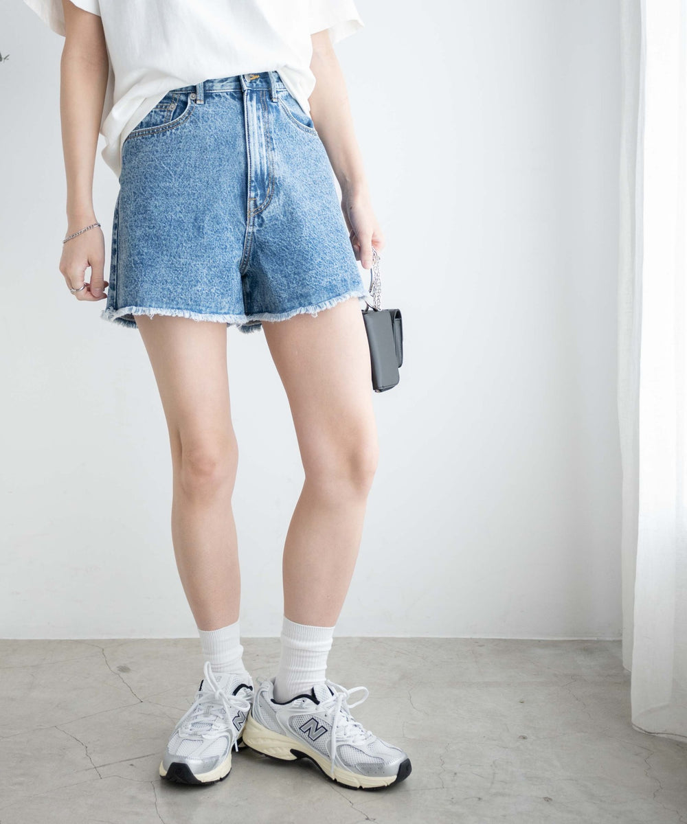 デニム中濃加工 モデル：164cm M着用