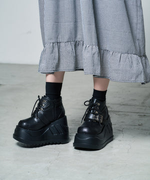 世界が広く見えちゃう靴 《新色登場》