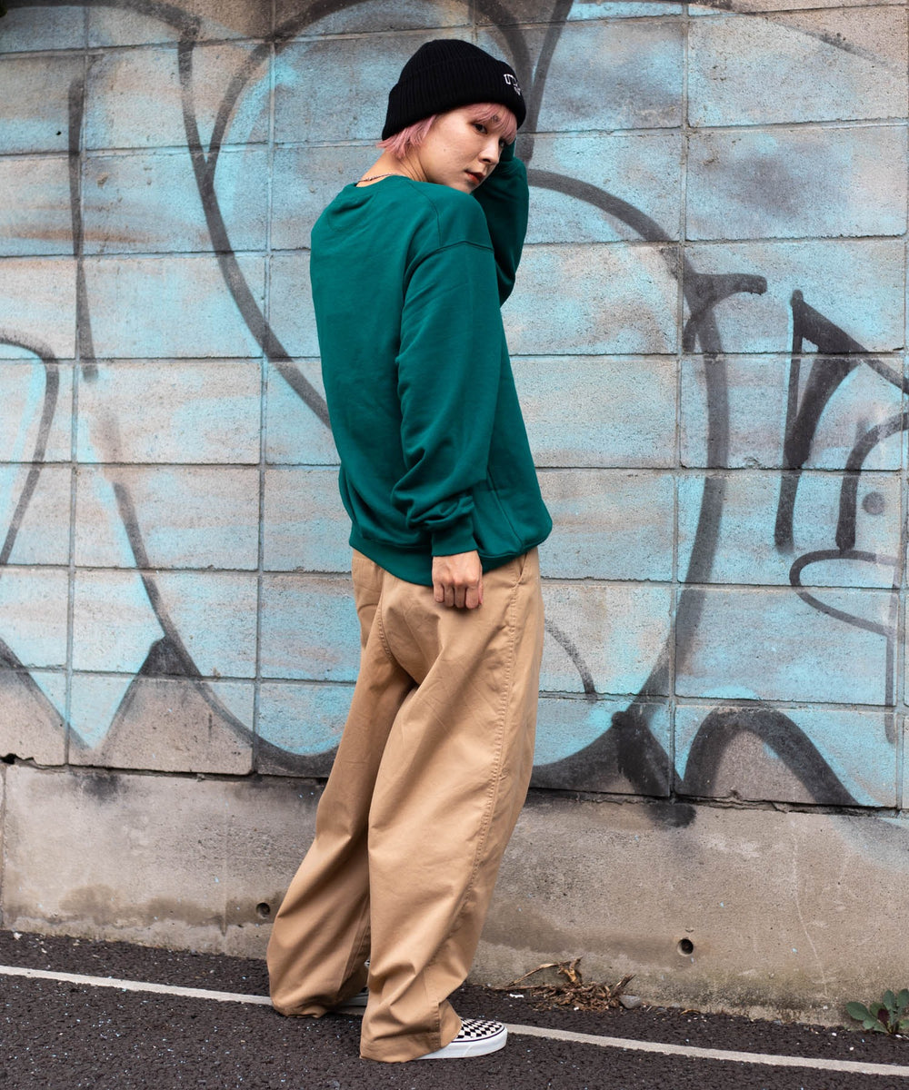 ベージュ　モデル：170cm L着用