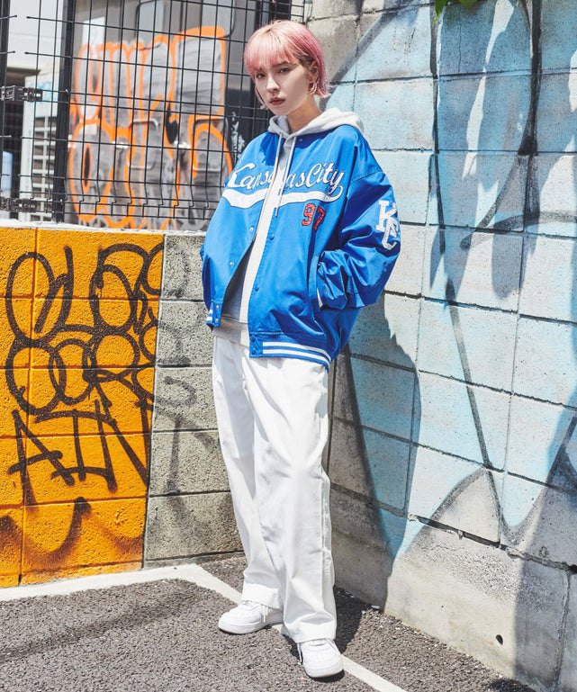 ホワイト　モデル：170cm M着用