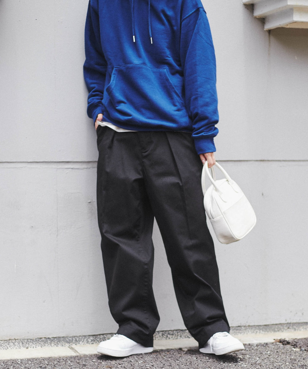 ブラック　モデル：170cm M着用