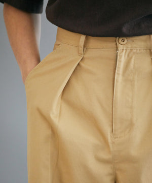 タックトラウザーパンツ