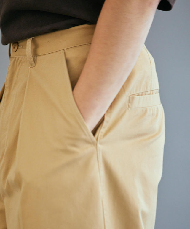 タックトラウザーパンツ