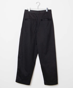タックトラウザーパンツ
