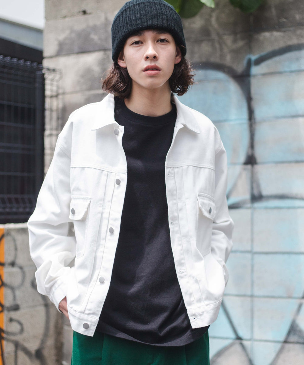 ホワイト モデル：171㎝ L着用