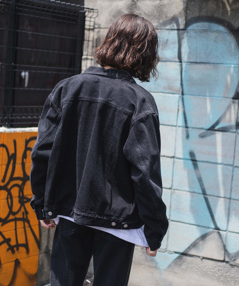 ブラック モデル：174㎝ L着用