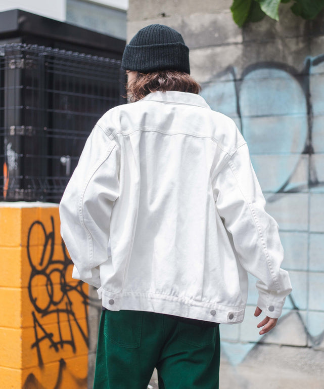 ホワイト モデル：174㎝ L着用